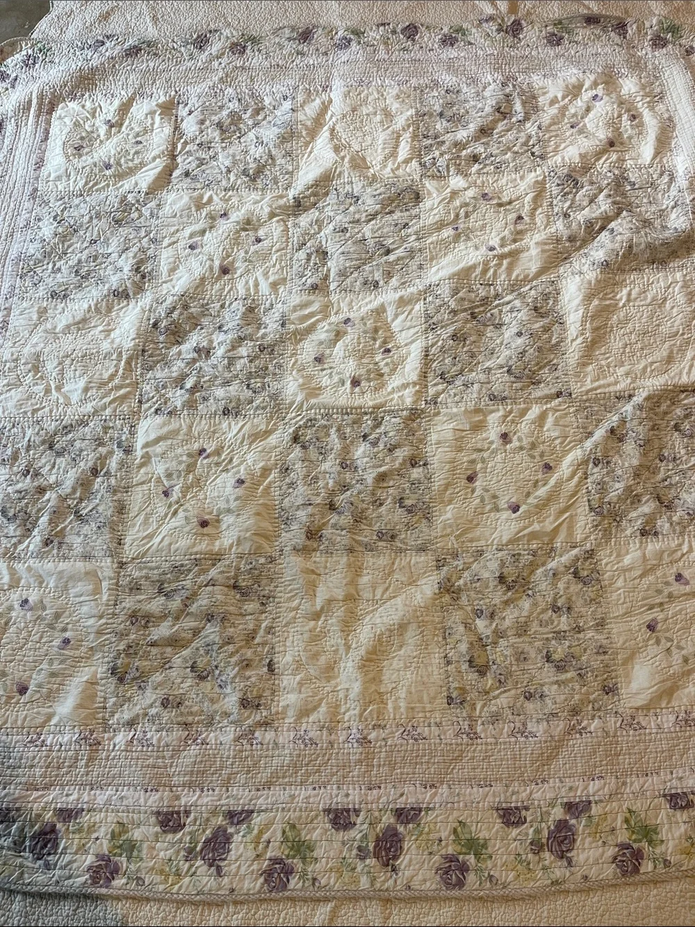 Vintage Floral Quilted Bedspread in Cream and Lavender mint queen